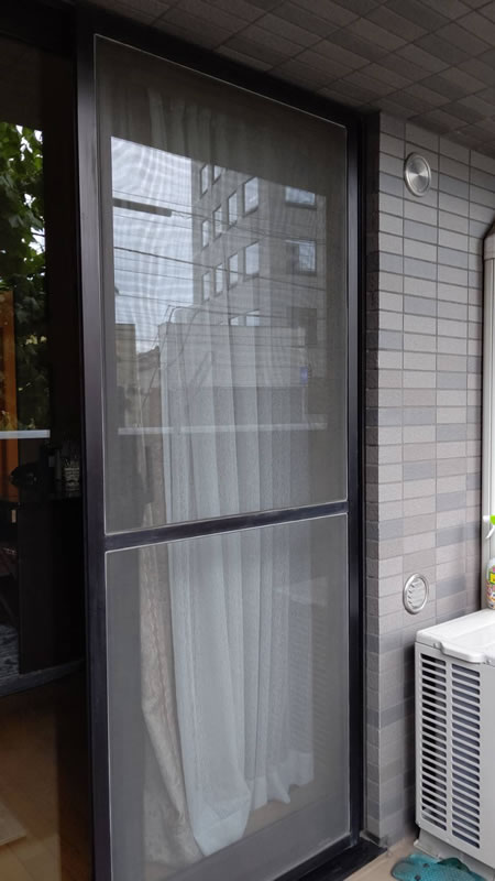 北名古屋市のお客様網戸の張替え写真
