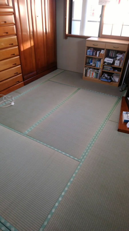 みよし市のお客様網戸の張替え写真