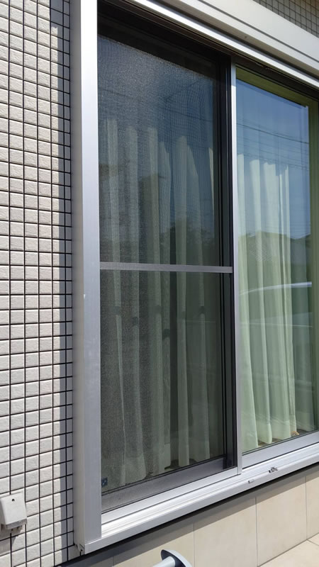 長久手市のお客様網戸の張替え写真