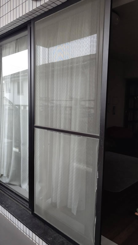 名古屋市東区のお客様網戸の張替え写真