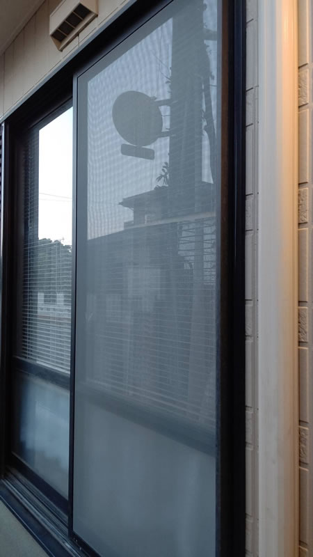 田原市のお客様網戸の張替え写真