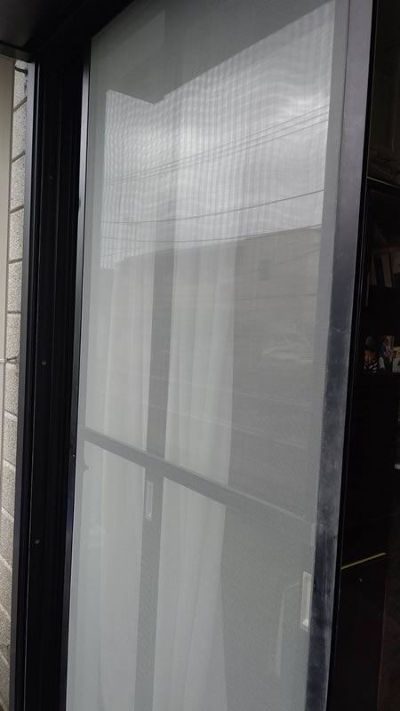 豊川市のお客様網戸の張替え写真