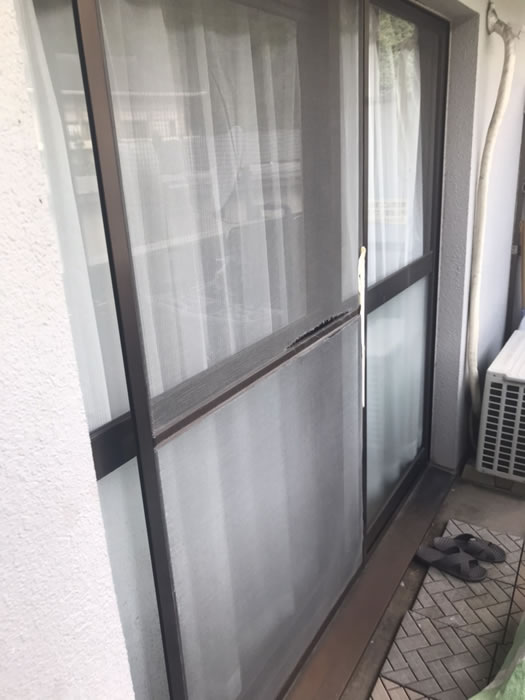 前橋市のお客様網戸の張替え写真