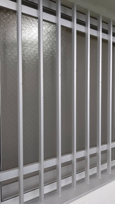 前橋市のお客様網戸の張替え写真