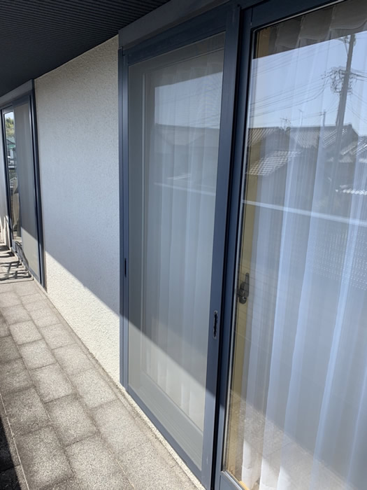 川西市のお客様網戸の張替え写真