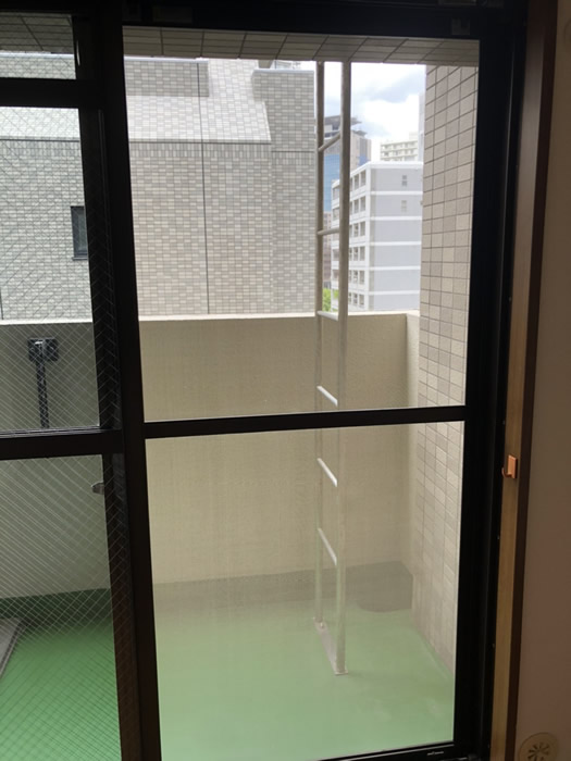 神戸市兵庫区のお客様網戸の張替え写真