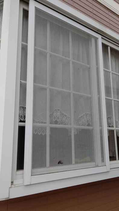 木津川市のお客様網戸の張替え写真