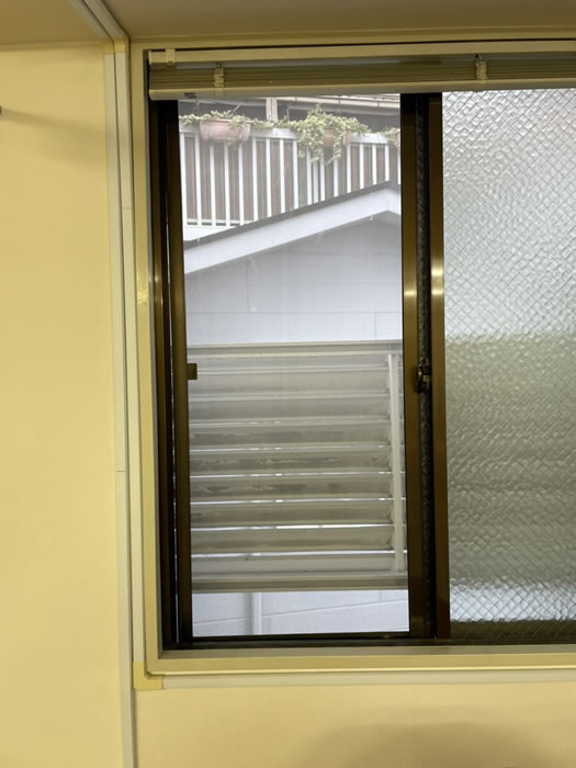 京田辺市のお客様網戸の張替え写真