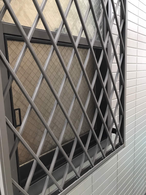 沼津市のお客様網戸の張替え写真