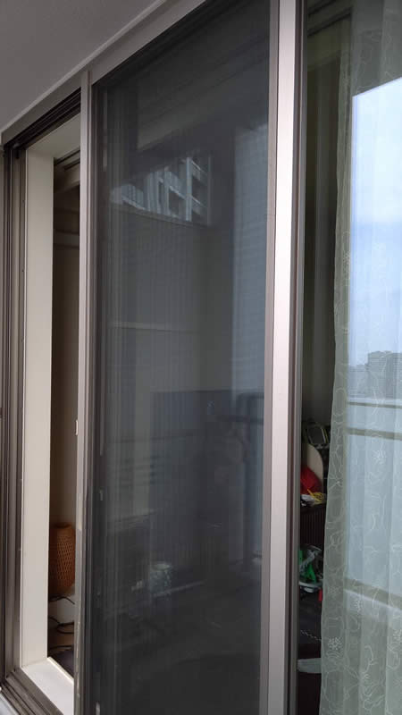 裾野市のお客様網戸の張替え写真