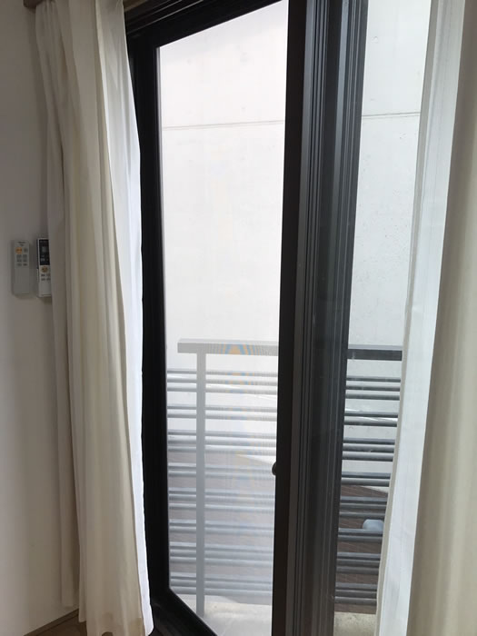上野原市のお客様網戸の張替え写真